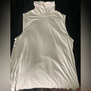 Turtle neck white tank top blouse